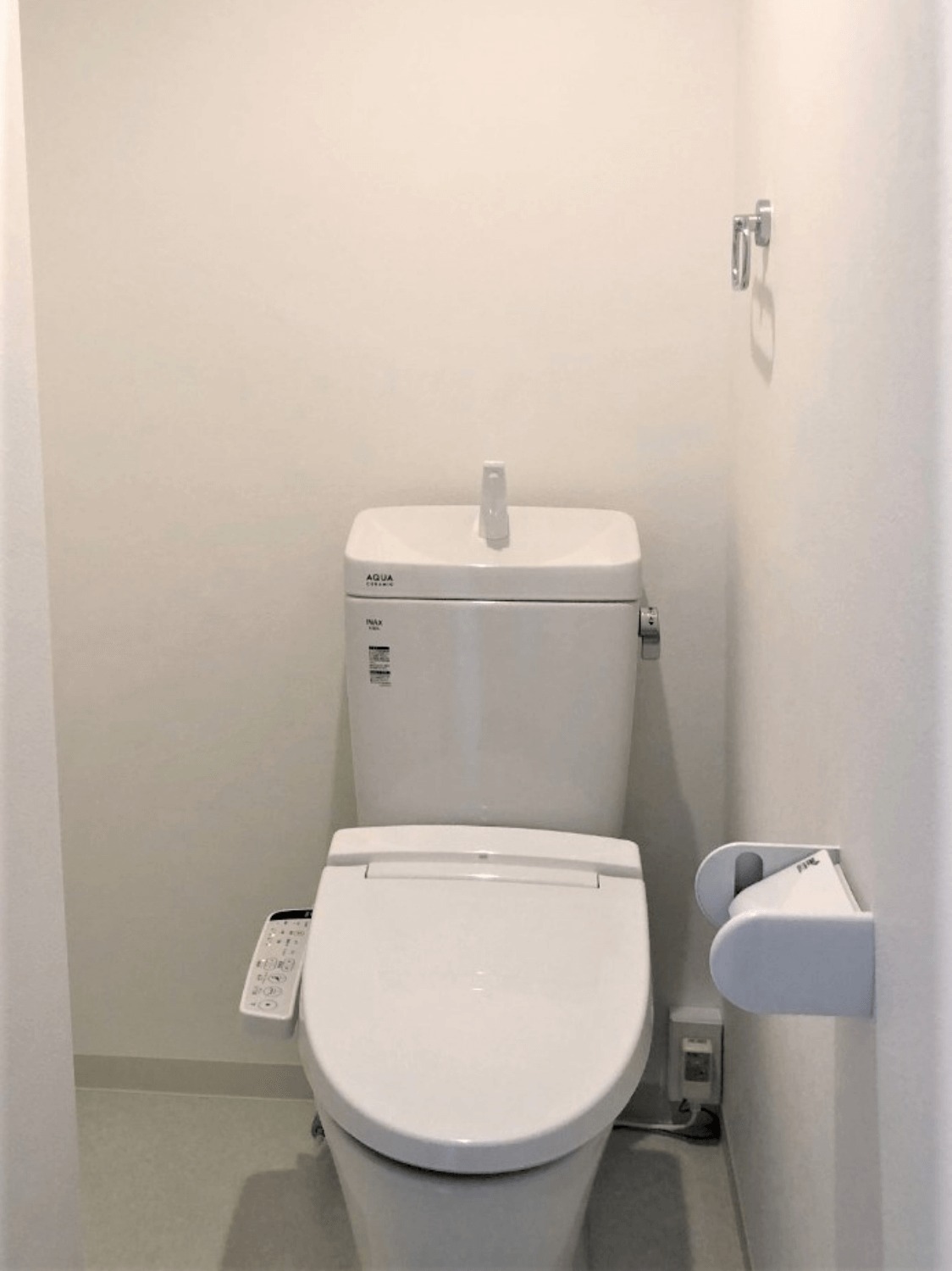 白くきれいなマンションのトイレ
